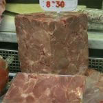 Se fractura el cuello fabricando queso de cabeza