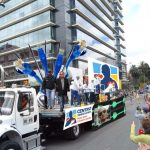 El Hacker se roba el show en la Caminata de la Solidaridad