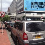 Señal de prohibido parquear ahora indica «permitido parquear» en Bogotá