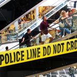 Doce colombianos varados en escalera eléctrica