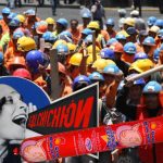 Obreros amenazan con paro por posible prohibición del salchichón