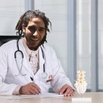 Jíbaros se gradúan de médicos