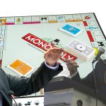 Con partida de Monopolio Cárdenas y Zuluaga definirán quién es mejor minhacienda de América Latina