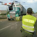 Histórico: primer policía en pedirle «para la gaseosa» a un dron