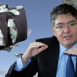 Minhacienda pide a corruptos «al menos gastar la plata dentro del país»