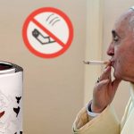 El Papa prohíbe esparcir las cenizas de los fumadores