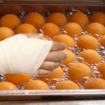 Joven que no usa pólvora se quema con un buñuelo
