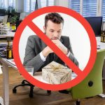 Empleados piden vacaciones colectivas en septiembre para evitar jugar al amigo secreto
