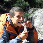 Bear Grylls intoxicado por «venenosos» precios de restaurantes bogotanos.
