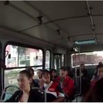 Hombre contrae hemorroides por sentarse en silla tibia en bus de Bogotá