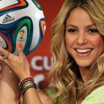 FIFA le pagará a Shakira con balones