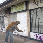 Grafiteros bogotanos de vanguardia ahora pintan paredes de blanco