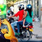 Feministas de Medellín protestan por restricción a parrilleros hombres