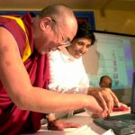 Dalai Lama asegura que varios clics no harán que un formulario se envíe más rápido