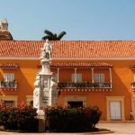 Visita de Kuczynski a Cartagena dejó a Perú sin presupuesto para educación en 2017