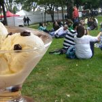 Habilitarán parques para consumo autorizado de helado de ron con pasas en las ciudades